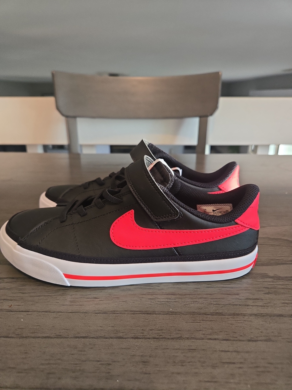 Nike Kids' Black & Red Low-Top Skate Sneakers
